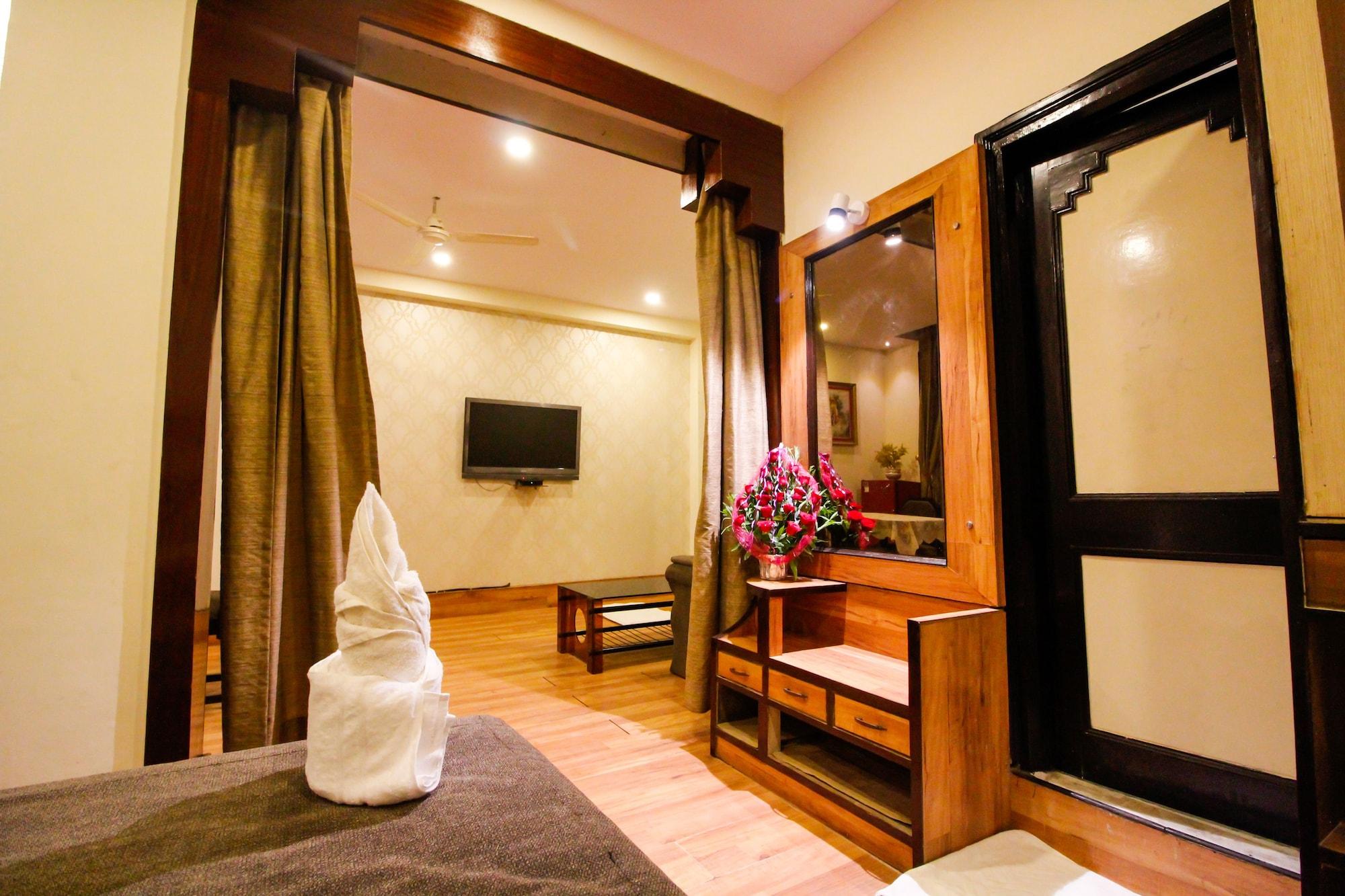 Hotel Rishi Regency Джабалпур Экстерьер фото