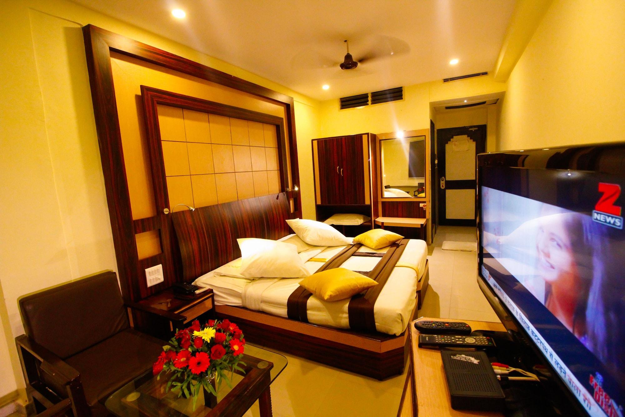 Hotel Rishi Regency Джабалпур Экстерьер фото
